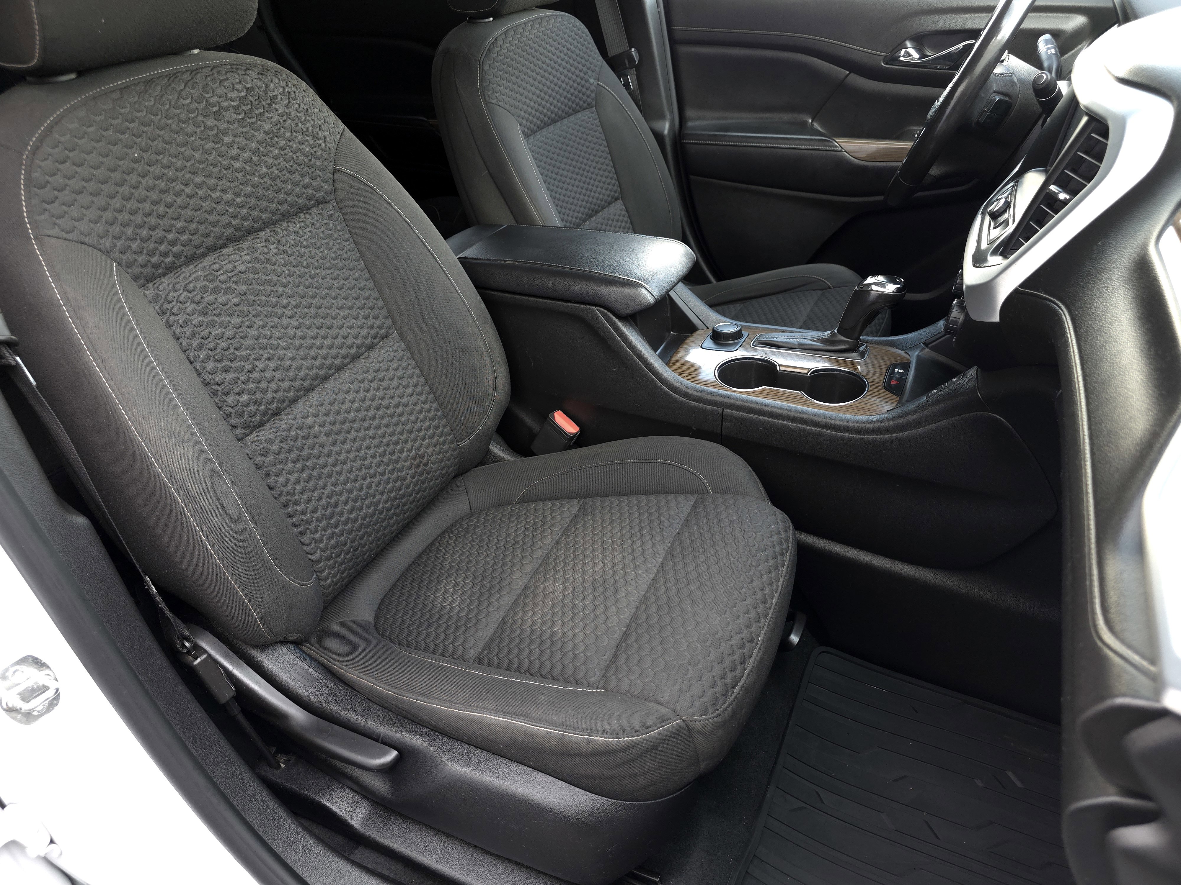 Used 2019 GMC Acadia SLE image 40