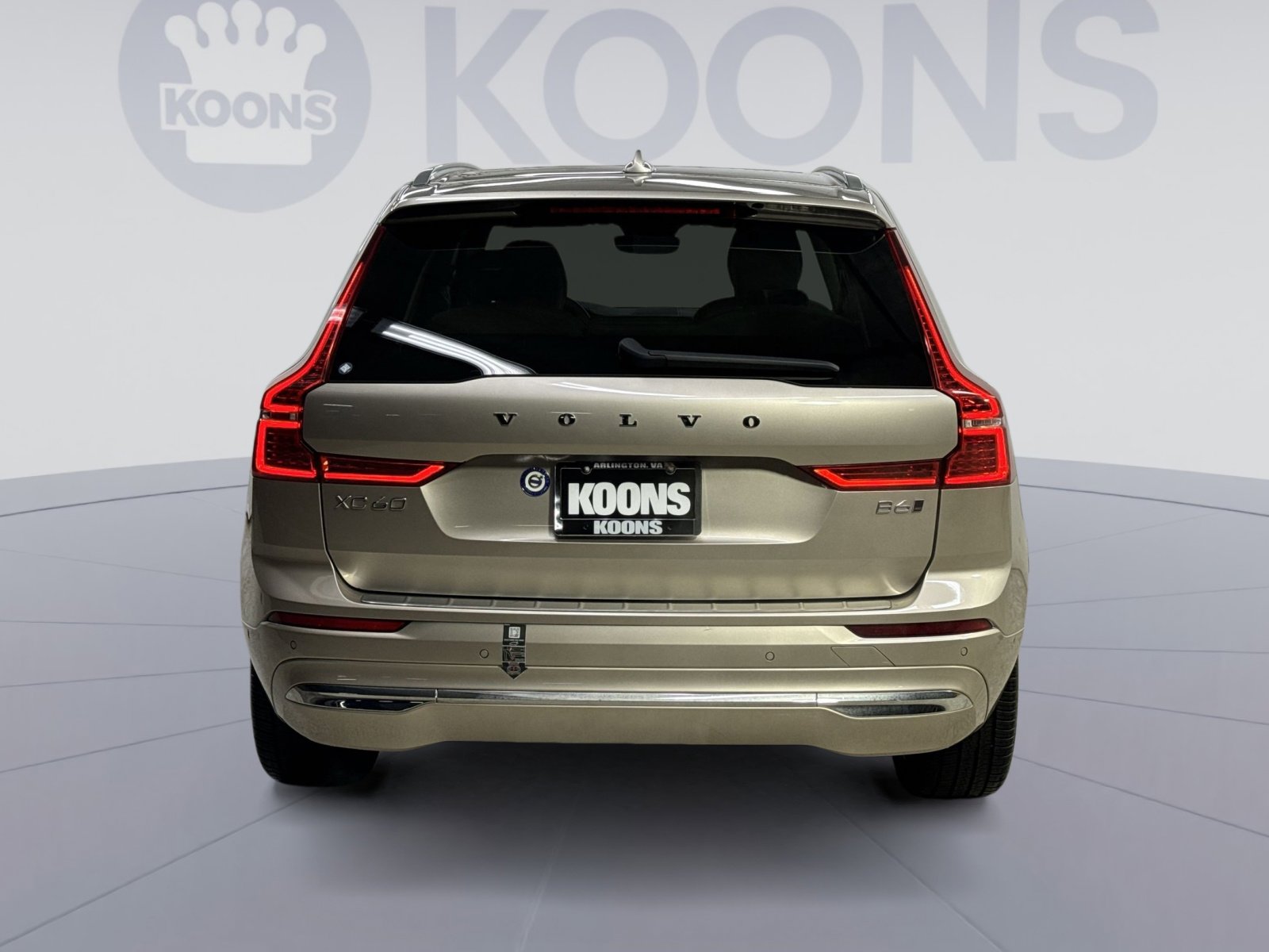 Used 2023 Volvo XC60 B6 Ultimate w/ Protection Package Premier image 11