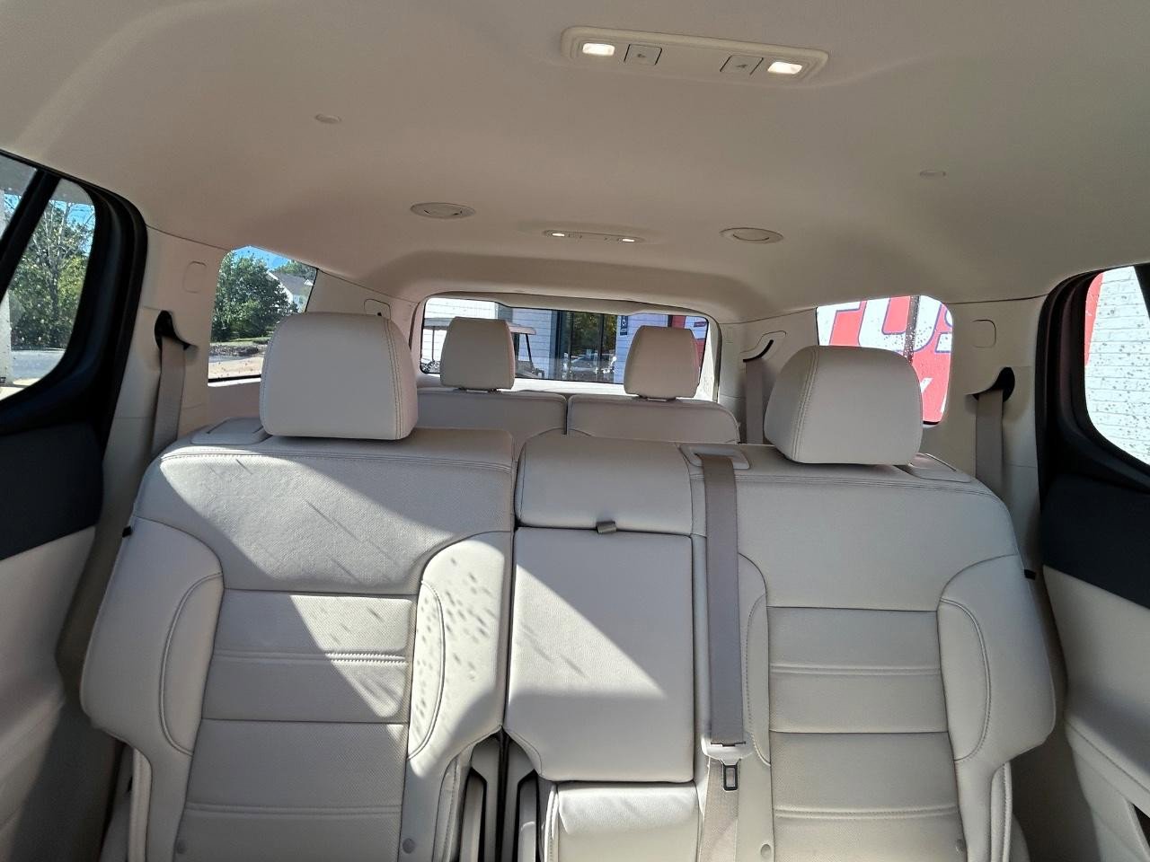 Used 2021 GMC Acadia Denali w/ Denali Technology Package image 12