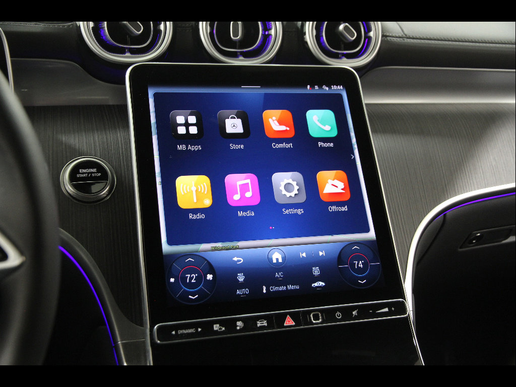 Used 2025 Mercedes-Benz GLC 350e 4MATIC image 10