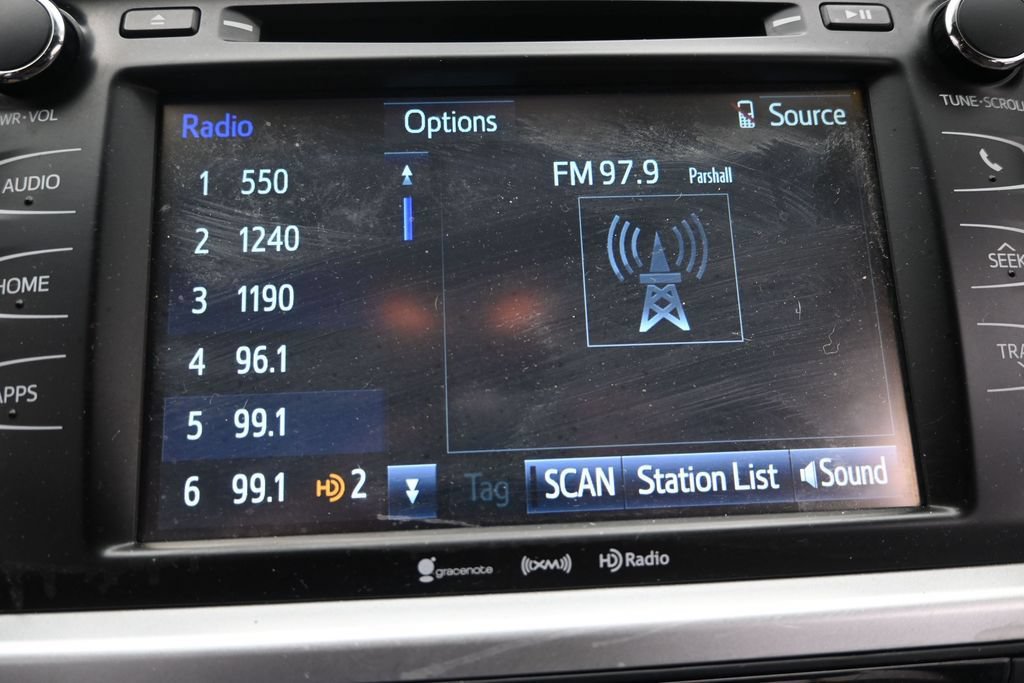 Used 2016 Toyota Highlander Plus AWD/4WD image 23
