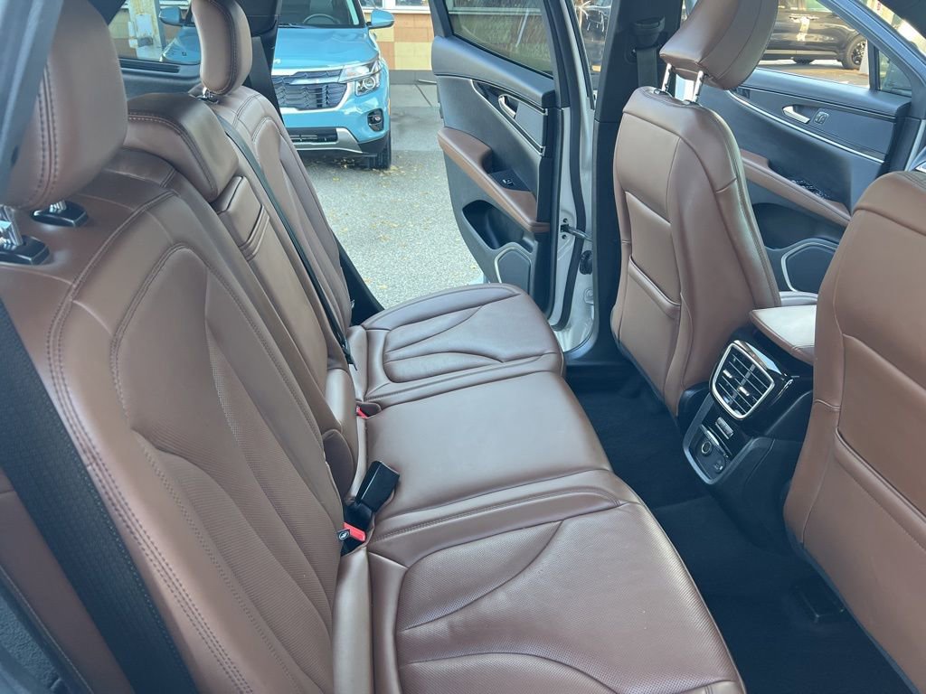 Used 2022 Lincoln Nautilus Reserve image 16