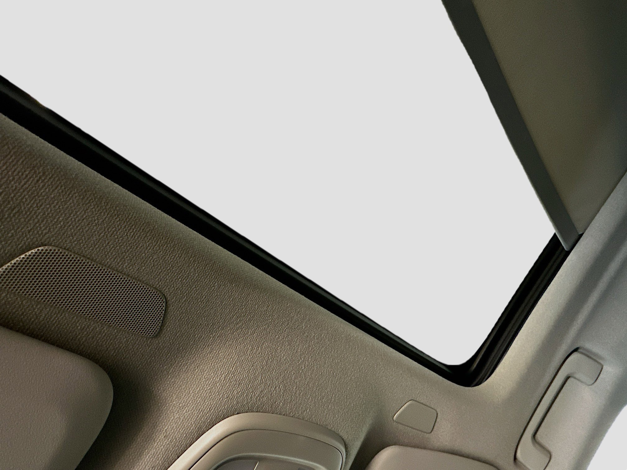 Used 2025 Volvo XC40 B5 Plus image 27