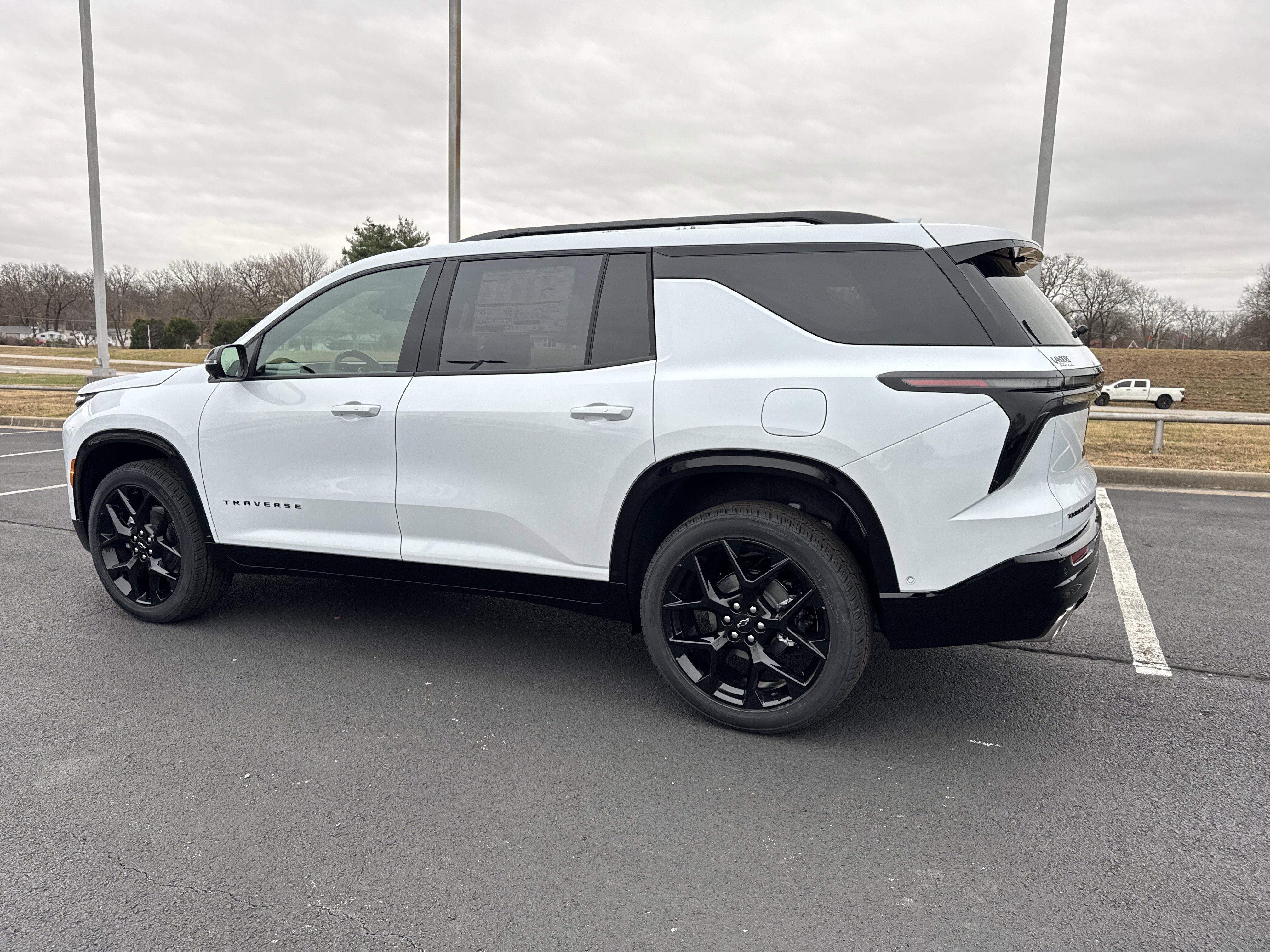 New 2026 Chevrolet Traverse RS image 2
