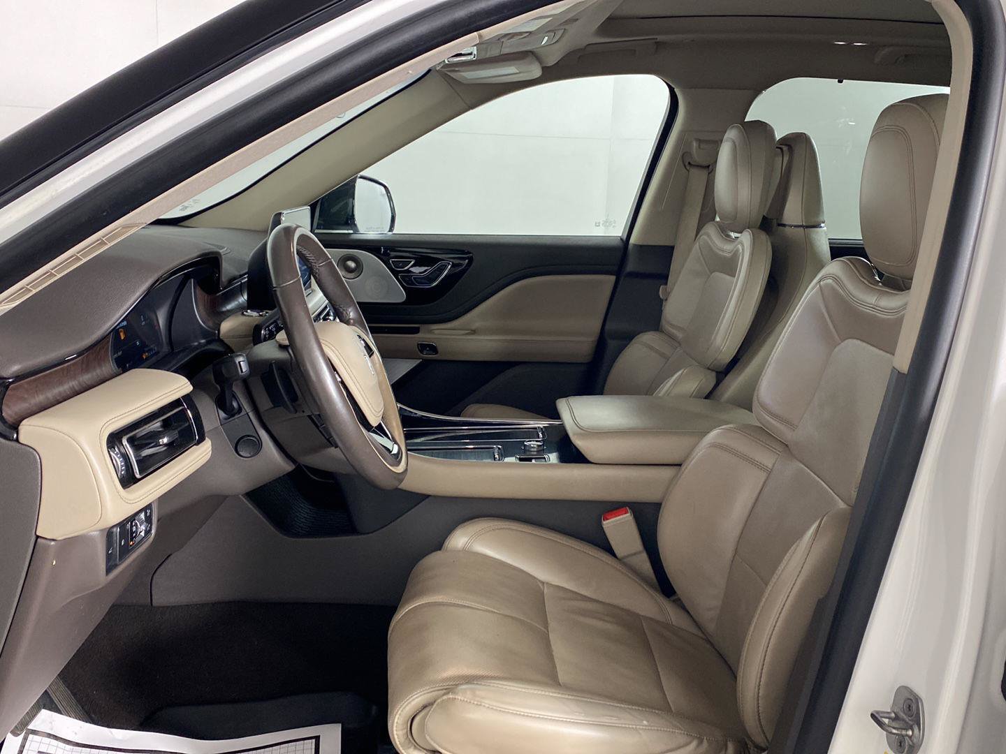 Used 2020 Lincoln Aviator Reserve w/ Equipment Group 202A AWD/4WD image 25