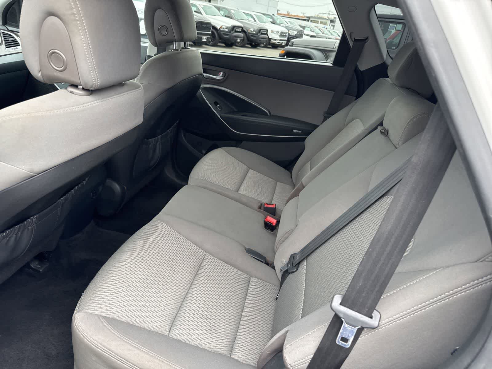 Used 2018 Hyundai Santa Fe SE FWD image 24