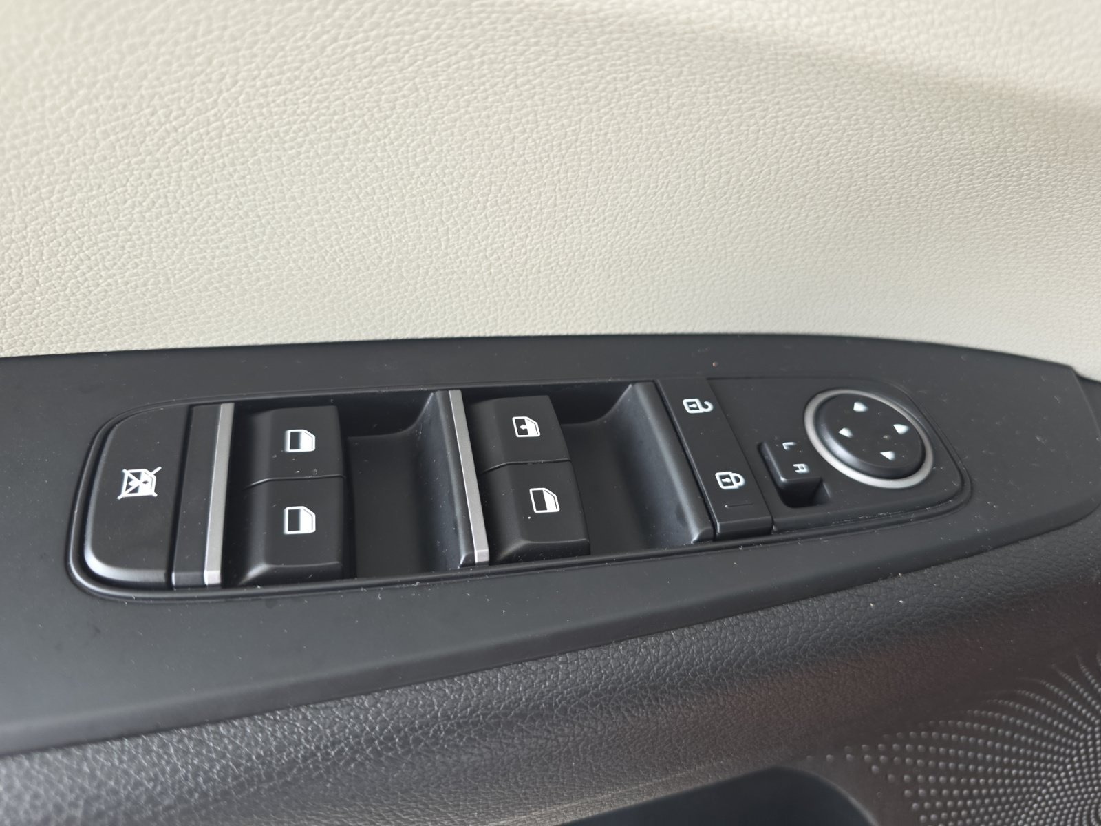 Certified 2023 Kia Forte LXS FWD image 25