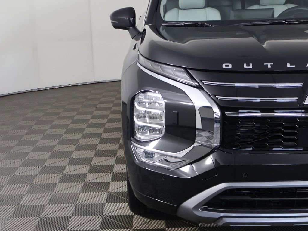 New 2025 Mitsubishi Outlander AWD image 19