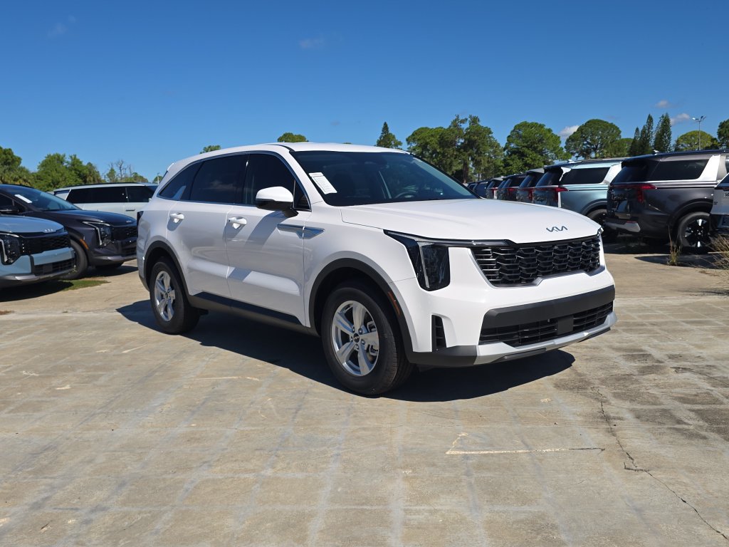 New 2026 Kia Sorento LX FWD image 3