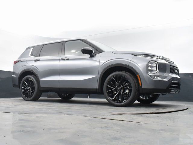 Used 2023 Mitsubishi Outlander SE Black Edition AWD/4WD image 30