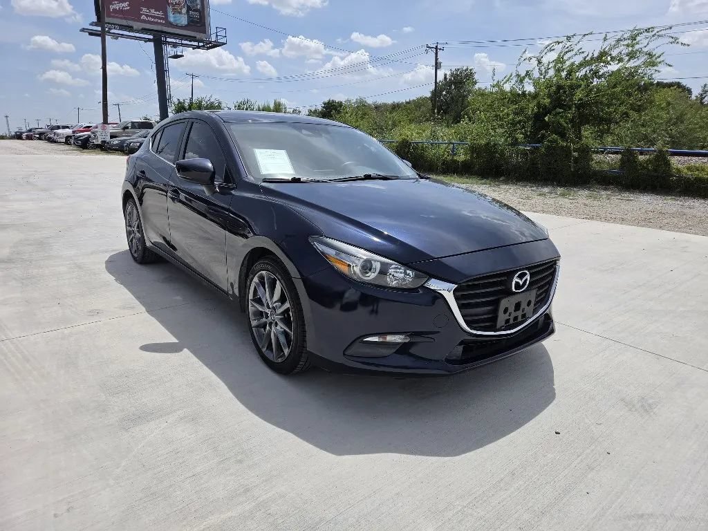 Used 2018 MAZDA MAZDA3 Touring FWD image 3
