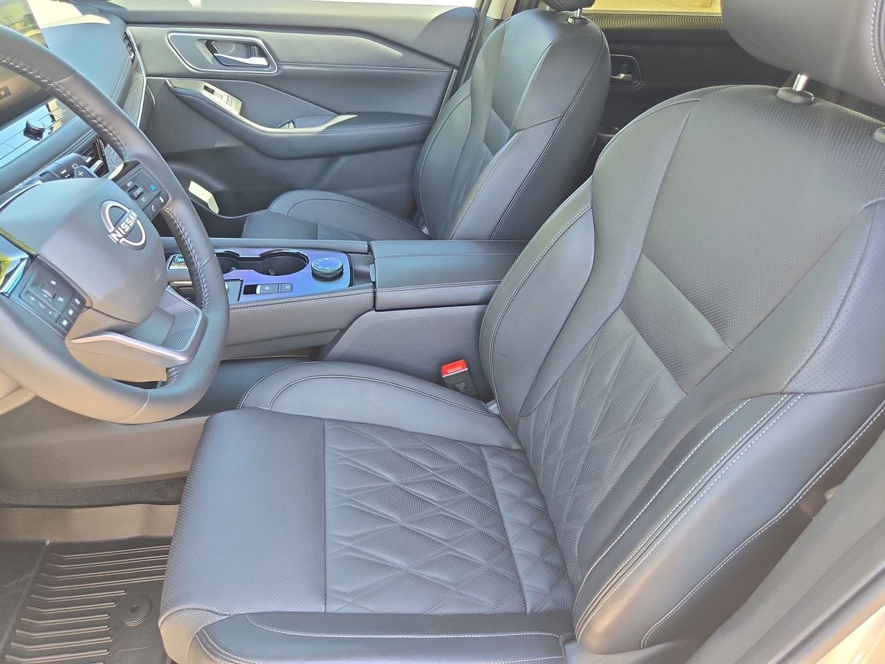 Certified 2025 Nissan Rogue Platinum w/ Platinum Premium Package image 15