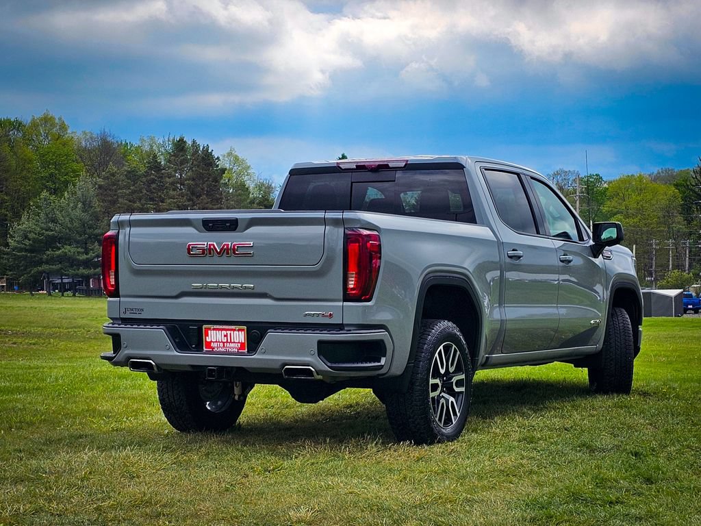 Used 2024 GMC Sierra 1500 AT4 w/ Technology Package AWD/4WD image 3