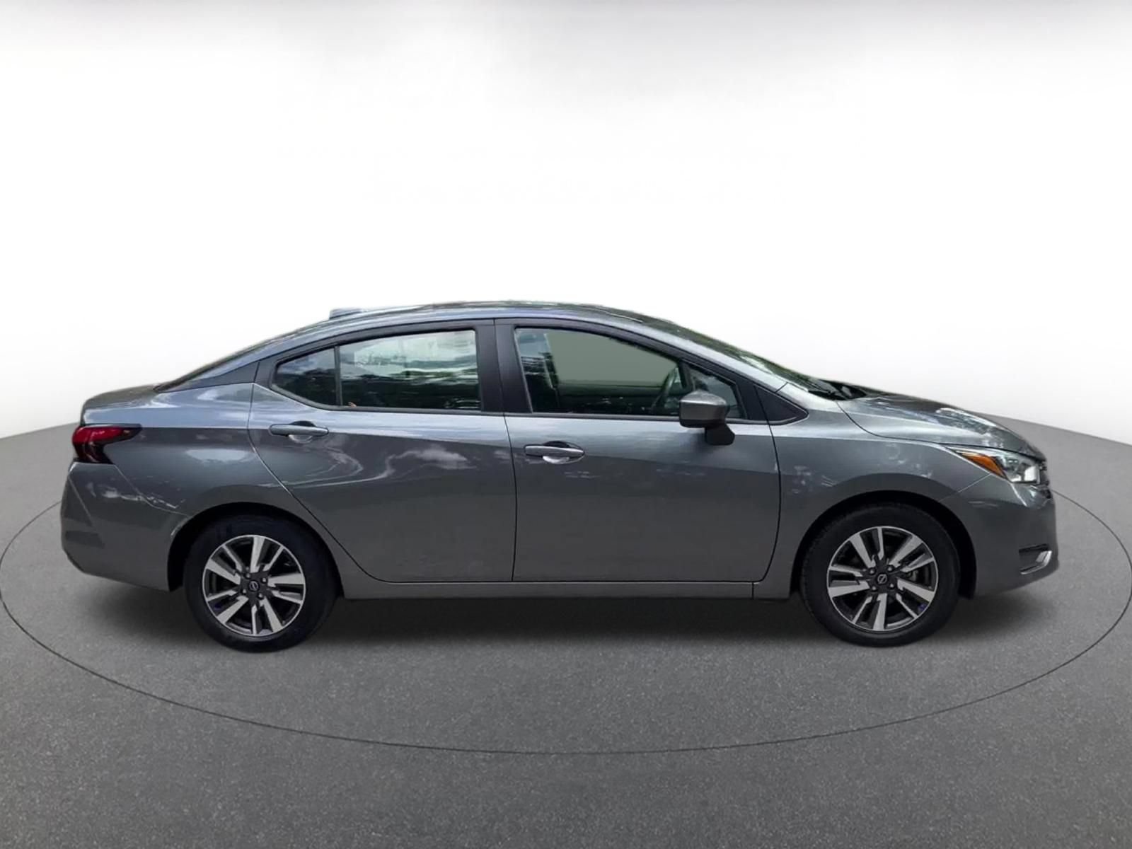 Used 2025 Nissan Versa SV FWD image 15