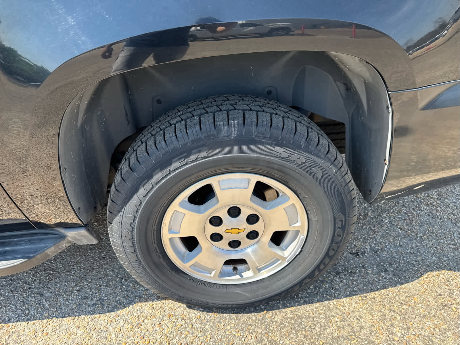 Used 2014 Chevrolet Suburban LT image 17