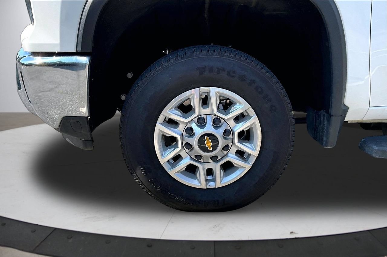 Used 2025 Chevrolet Silverado 2500 LT w/ Convenience Package AWD/4WD image 32