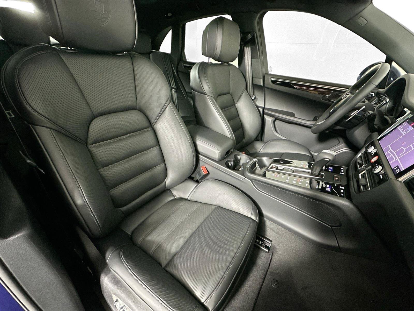 Certified 2026 Porsche Macan Turbo AWD/4WD image 28