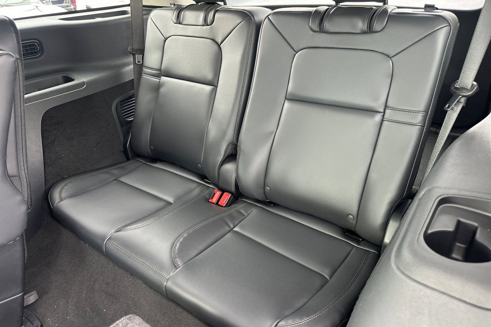 New 2026 Lincoln Aviator 2WD w/ Jet Appearance Package image 14