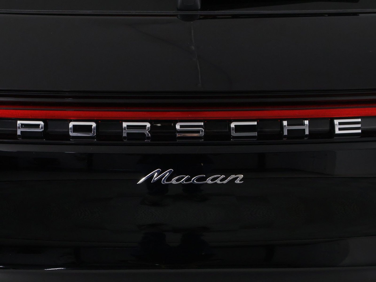 New 2026 Porsche Macan AWD/4WD image 22