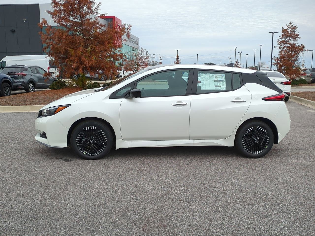 Certified 2024 Nissan Leaf SV Plus FWD image 7