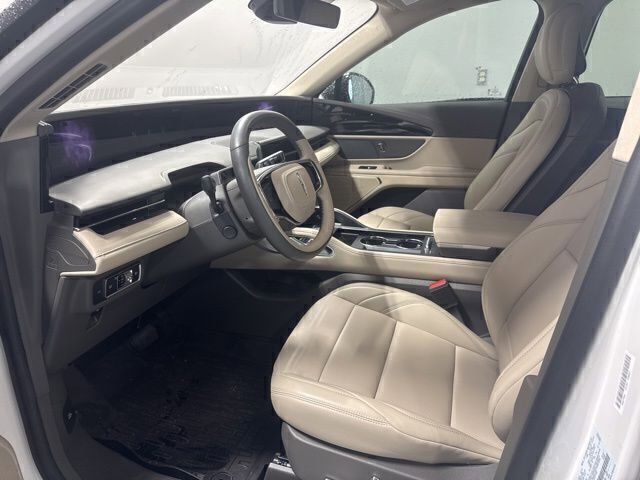 Used 2025 Lincoln Nautilus Premier AWD/4WD image 12