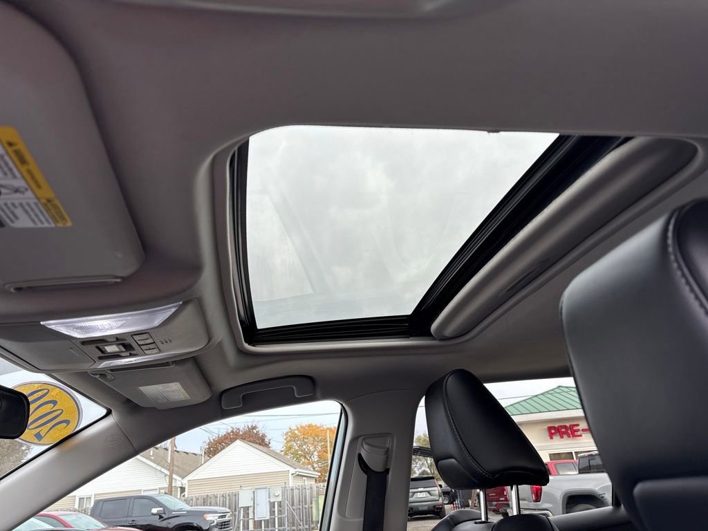 Used 2020 Toyota RAV4 XLE Premium image 20