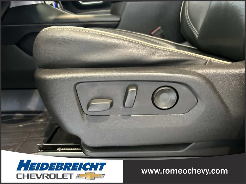 Used 2021 Chevrolet Tahoe Premier w/ Premium Package AWD/4WD image 14