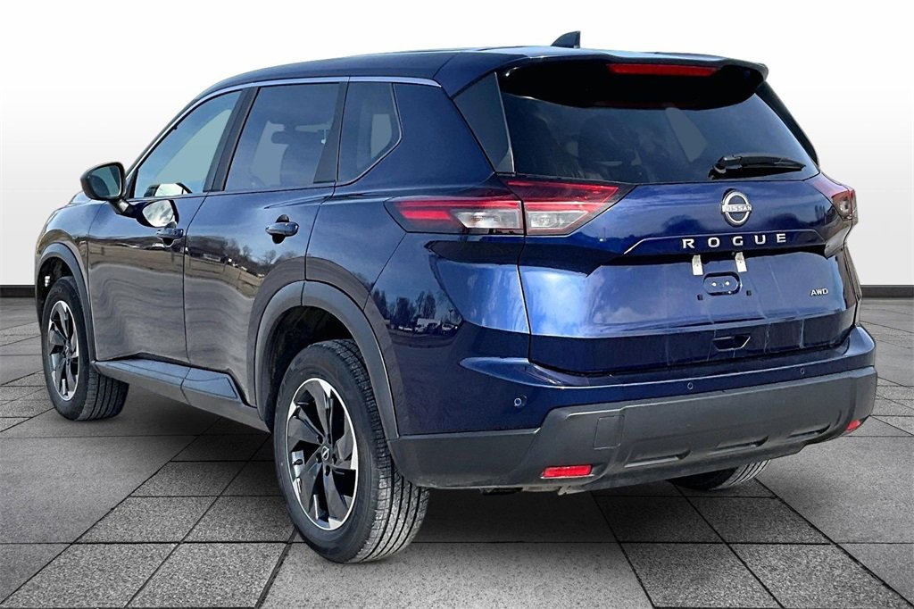 Used 2025 Nissan Rogue SV image 10