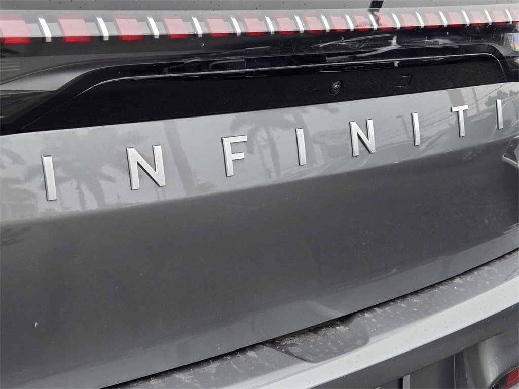 New 2026 INFINITI QX80 Luxe image 10