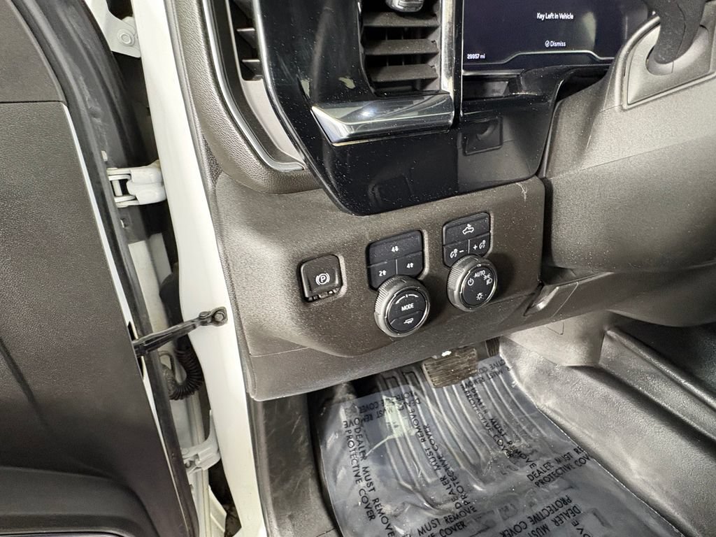 Used 2024 Chevrolet Silverado 3500 LT AWD/4WD image 13