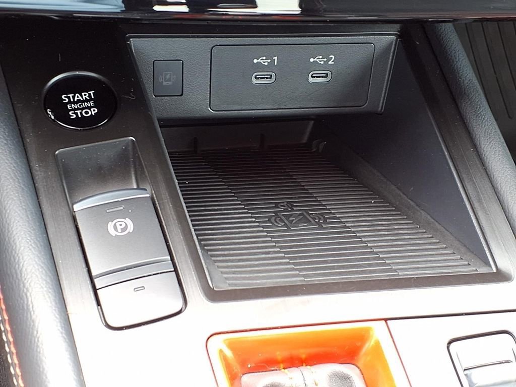 Used 2025 Nissan Kicks SR image 14