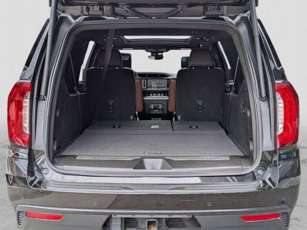Used 2023 GMC Yukon XL Denali Ultimate image 8