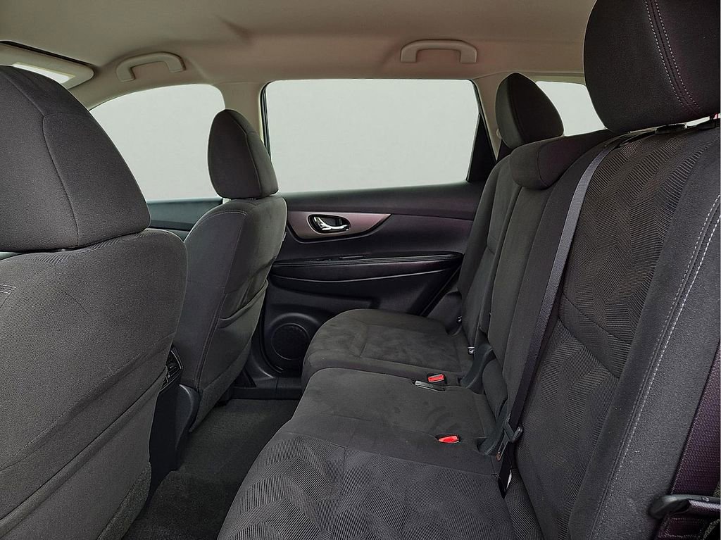 Used 2016 Nissan Rogue SV w/ SV Premium Package image 10