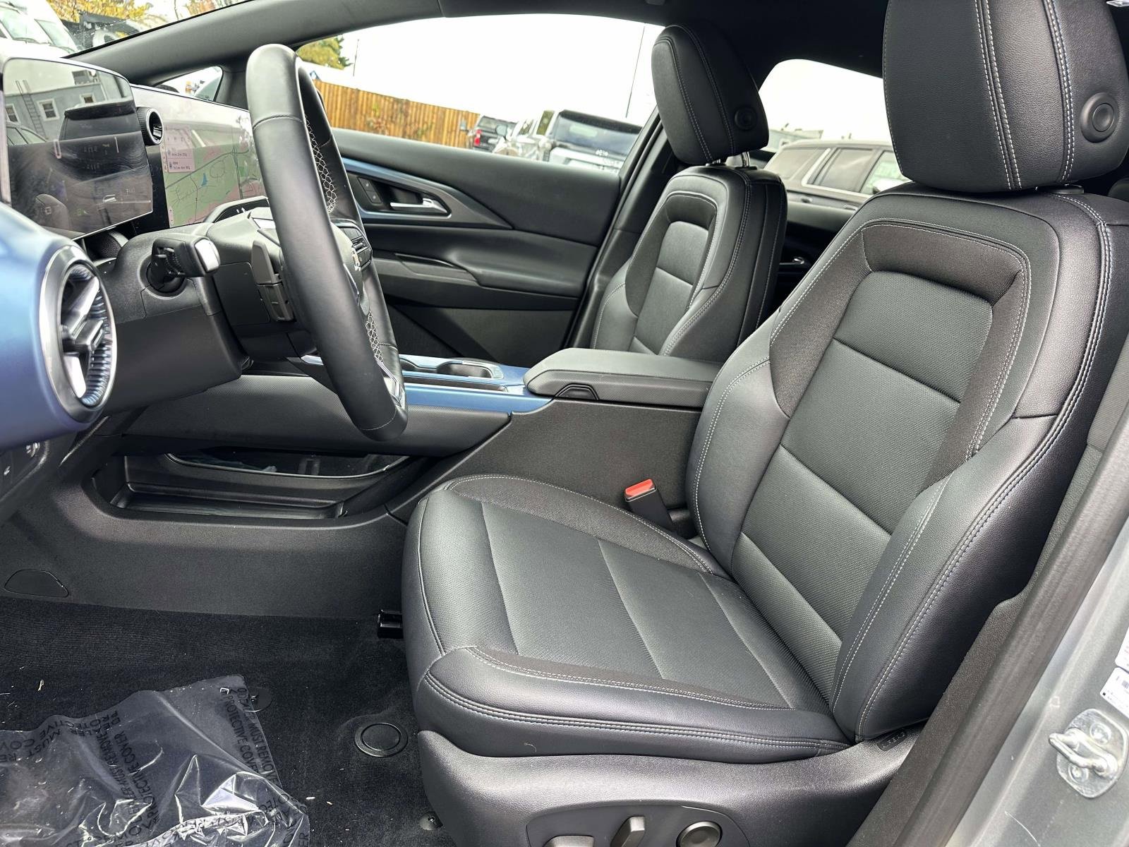 Used 2024 Chevrolet Equinox EV LT image 22