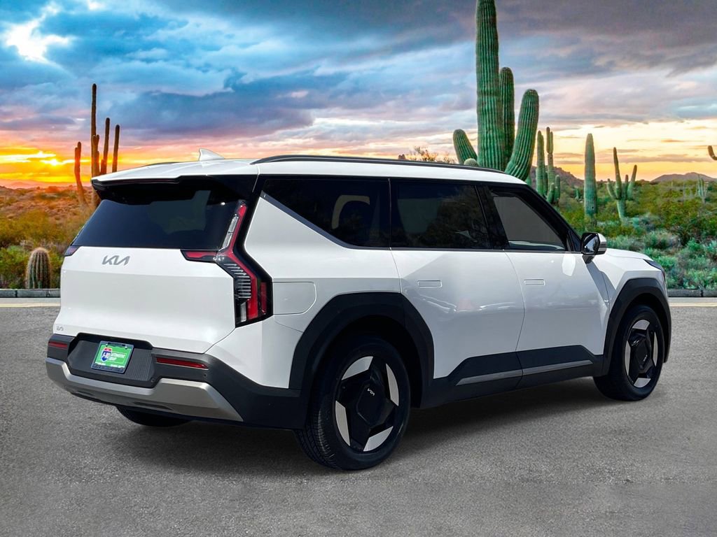 Used 2024 Kia EV9 Wind image 3