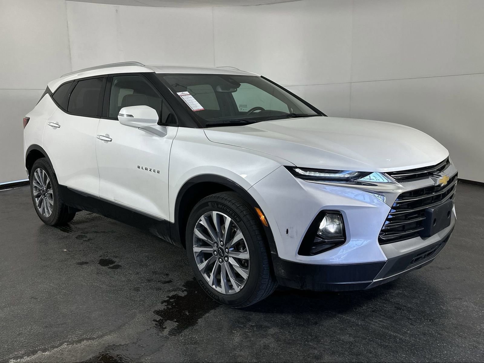 Used 2022 Chevrolet Blazer Premier image 2