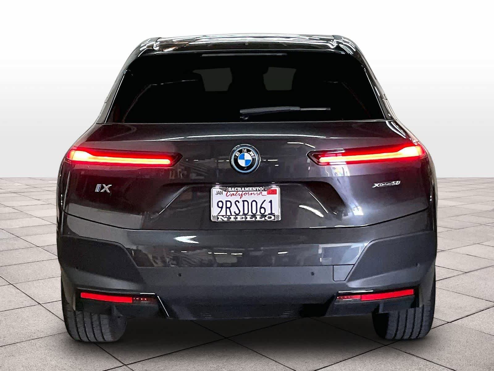 Used 2025 BMW iX xDrive50 w/ Convenience Package AWD/4WD image 7