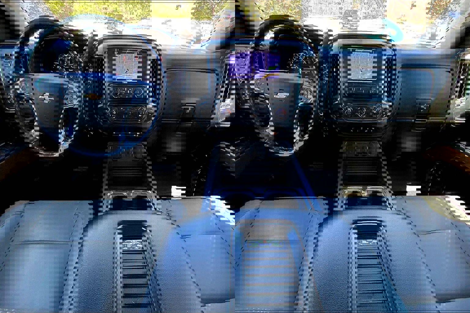 Used 2018 Chevrolet Silverado 1500 LTZ w/ LTZ Plus Package image 16