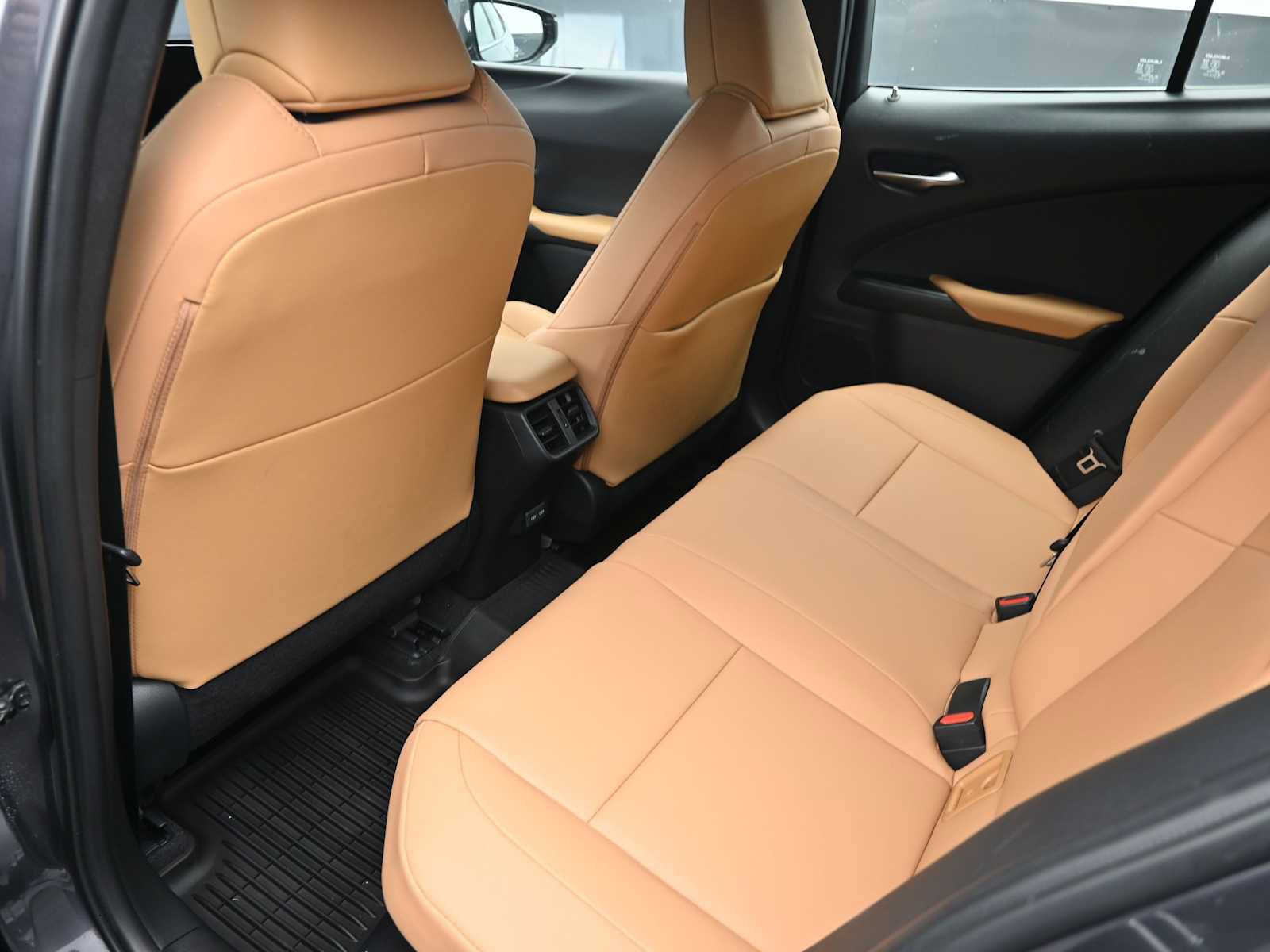 Used 2024 Lexus UX 250h AWD w/ Premium Package image 15