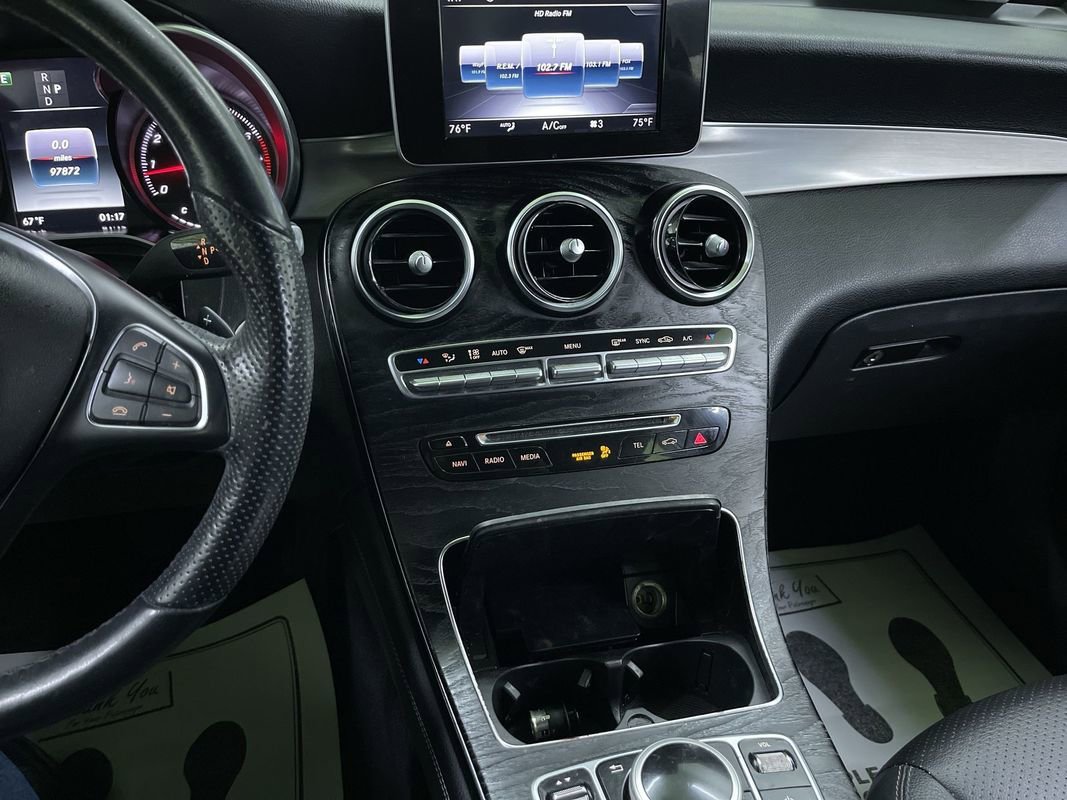 Used 2019 Mercedes-Benz GLC 300 4MATIC w/ Premium Package image 21