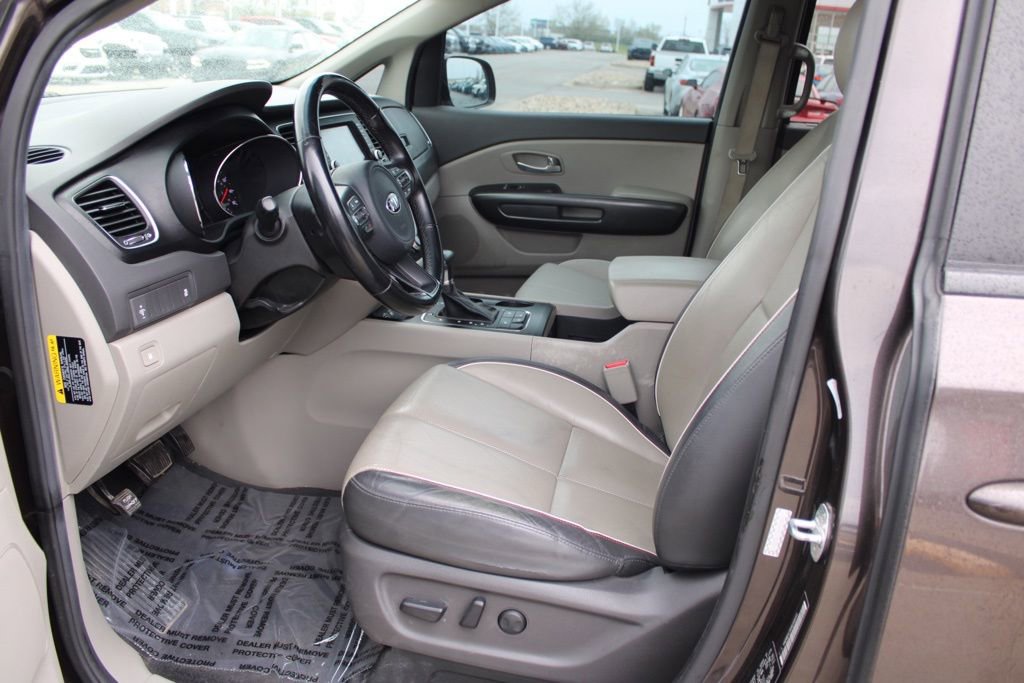 Used 2017 Kia Sedona LX w/ LX Essentials Premium Package image 15