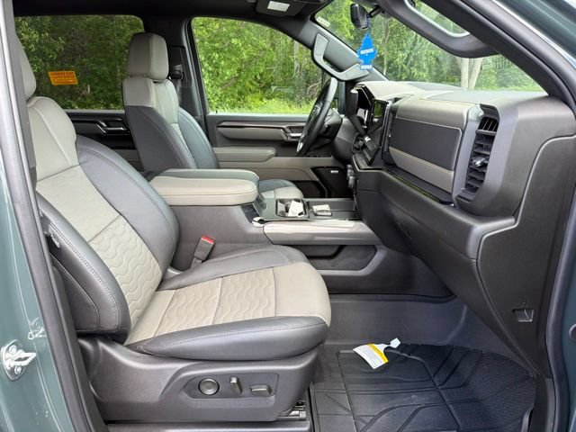 Certified 2025 Chevrolet Silverado 2500 ZR2 w/ Technology Package AWD/4WD image 17