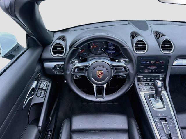 Used 2017 Porsche 718 Boxster RWD image 16