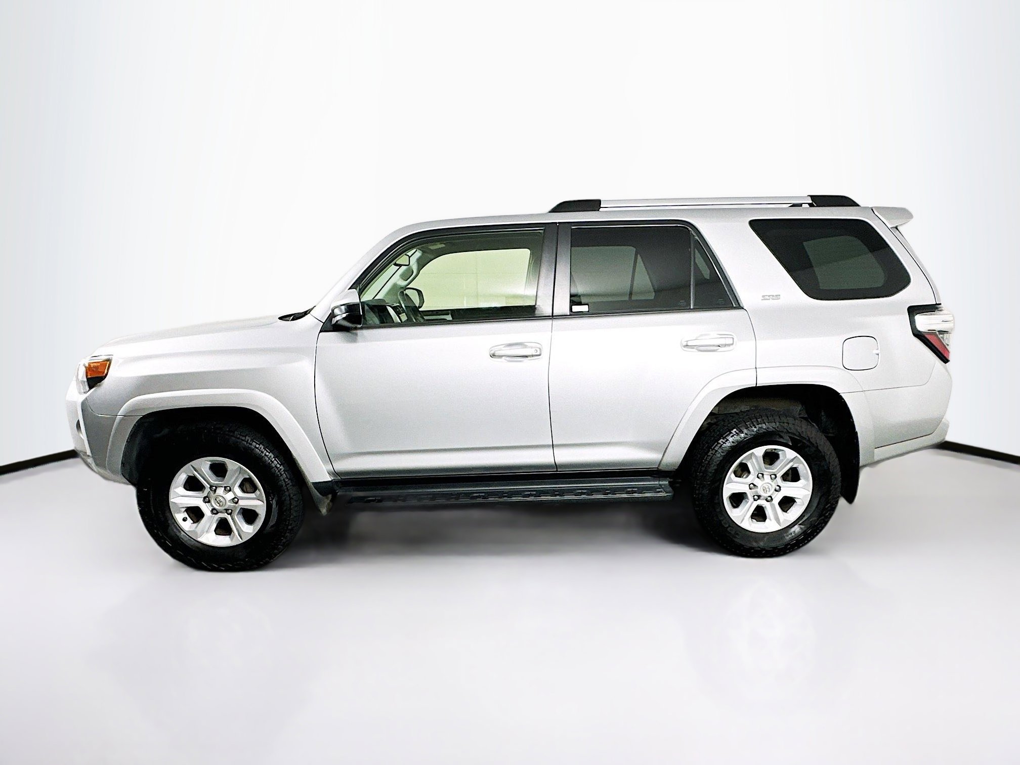 Used 2021 Toyota 4Runner SR5 AWD/4WD image 4