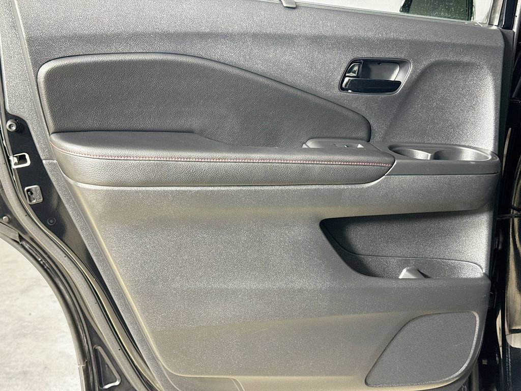 Used 2025 Honda Passport Black Edition image 23