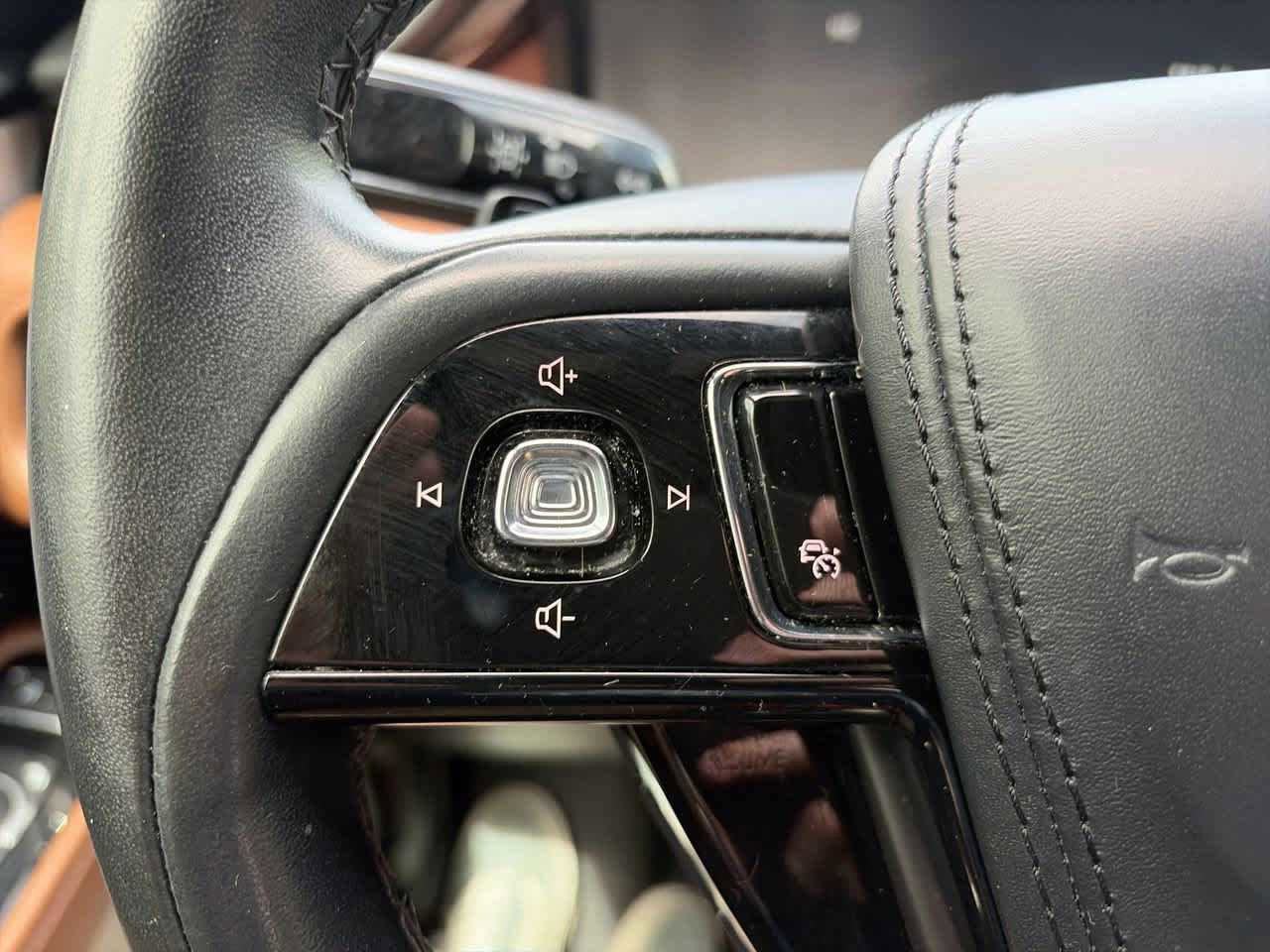 Used 2022 Lincoln Aviator Reserve w/ Equipment Group 201A image 27