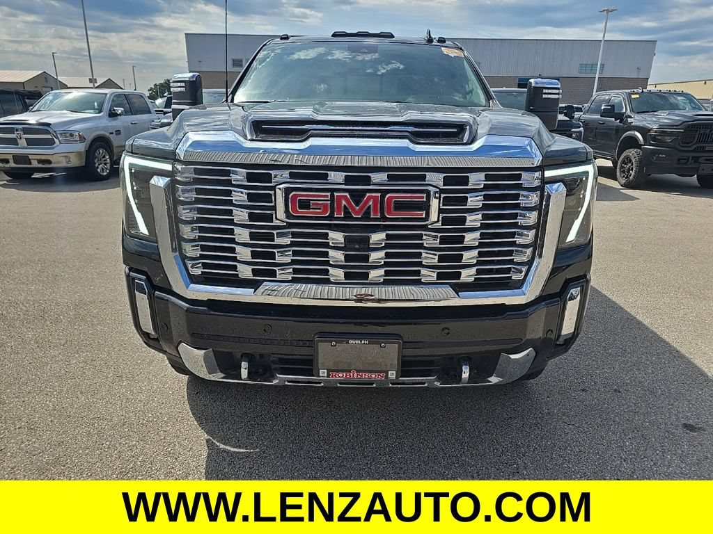 Used 2024 GMC Sierra 2500 Denali AWD/4WD image 2