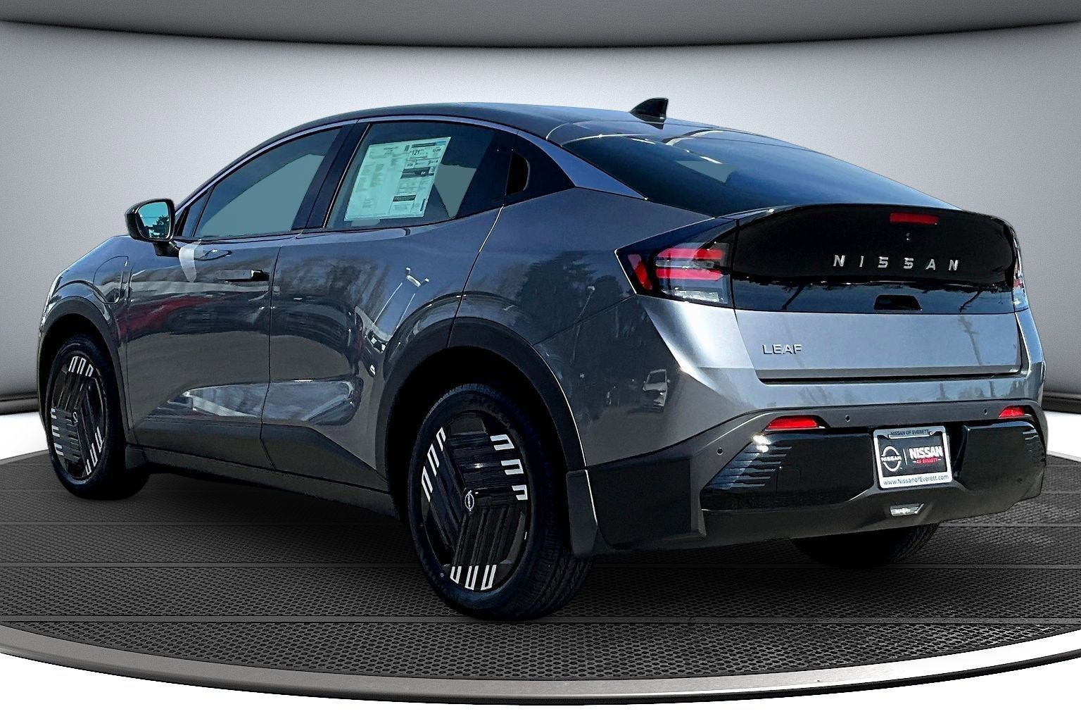 New 2026 Nissan Leaf FWD image 3