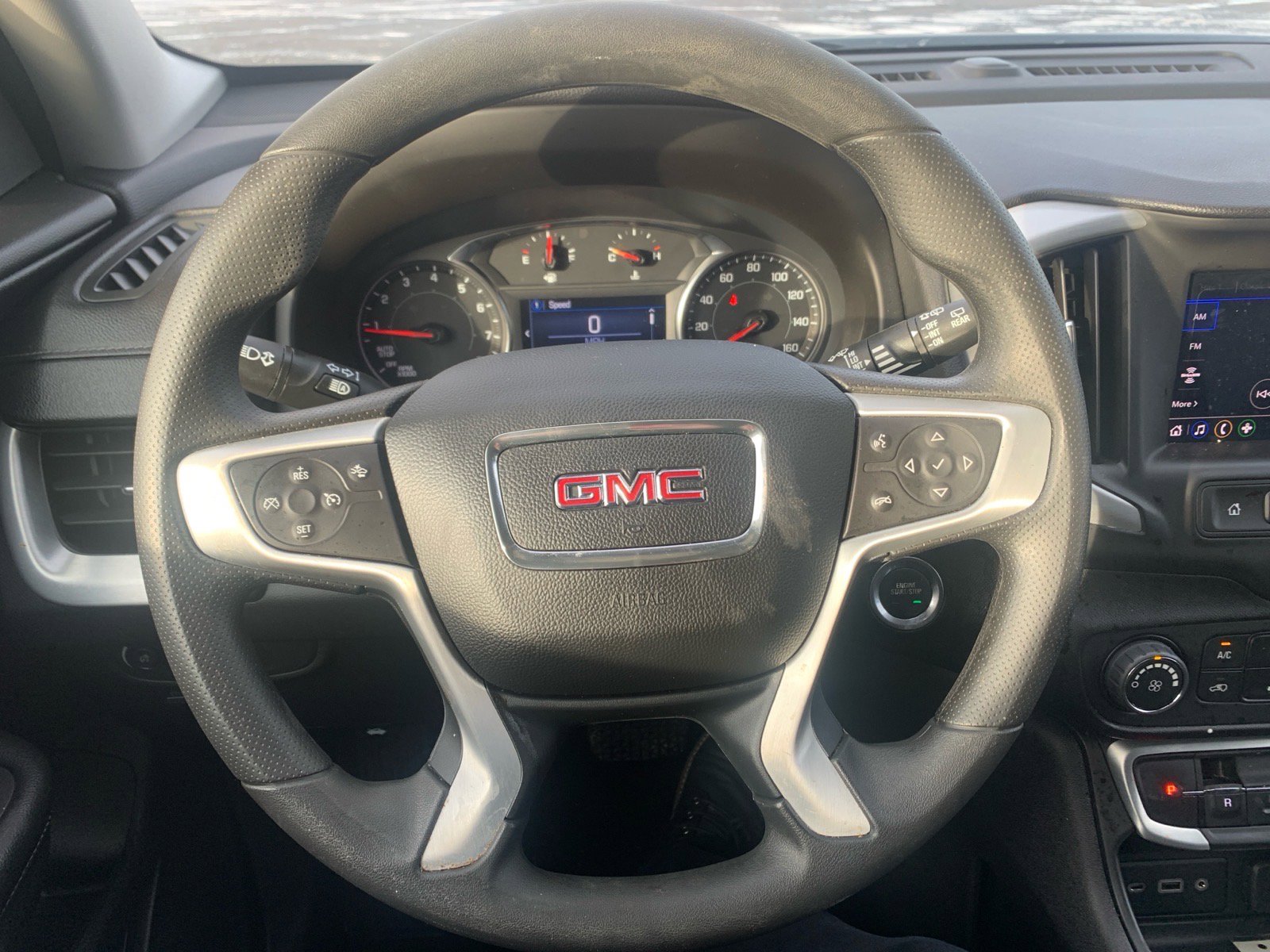 Used 2024 GMC Terrain SLE w/ Elevation Edition image 8