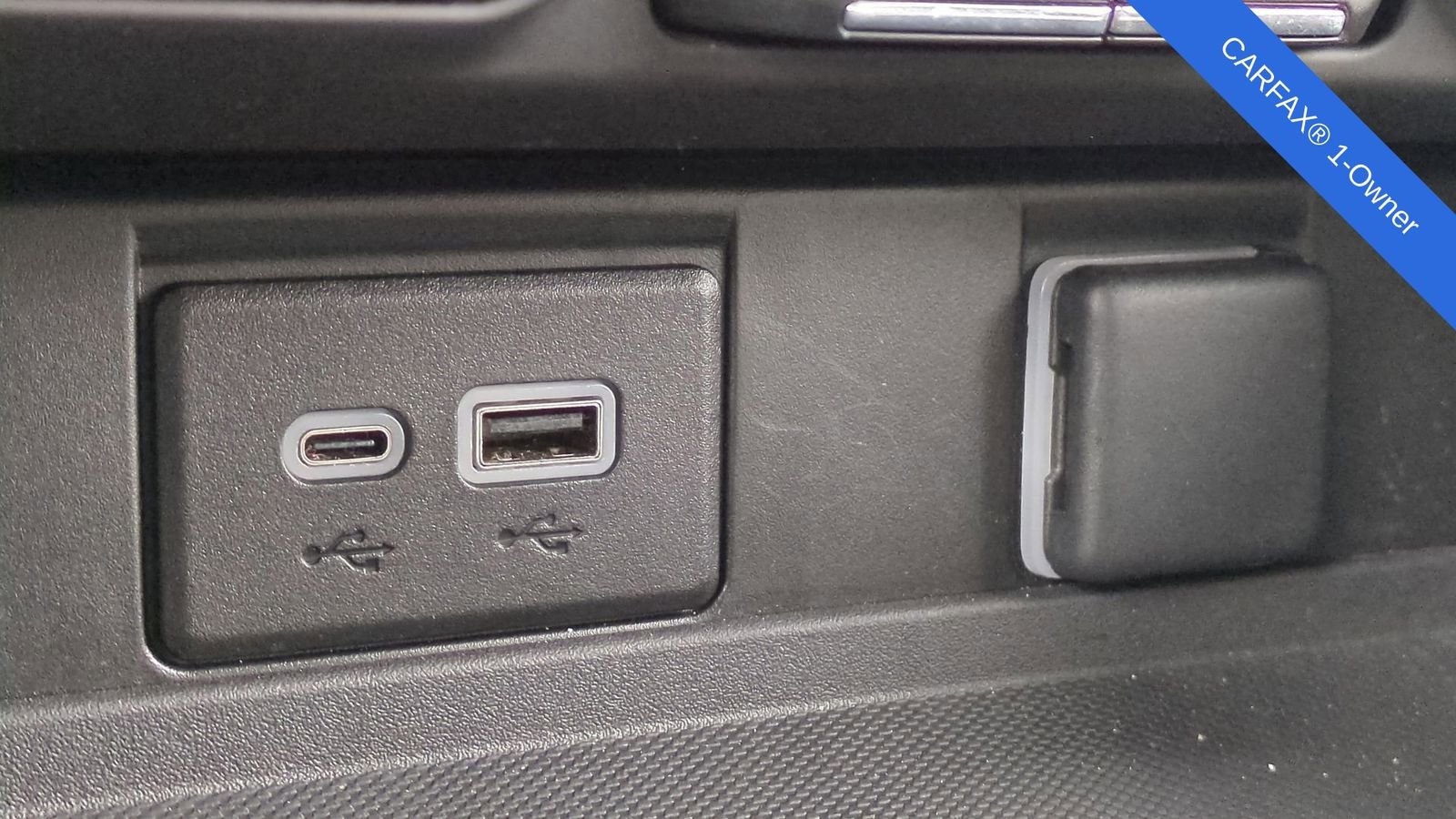 Used 2023 GMC Yukon XL SLT w/ SLT Premium Package image 38